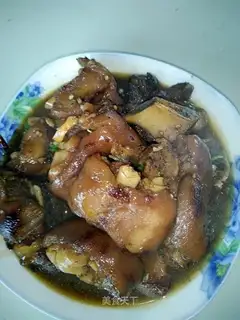 Red burning of pigs' feet