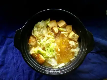 A cabbage fan with tofu