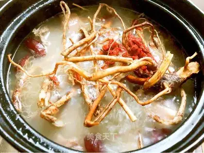 Five fingers of peach hog bone soup