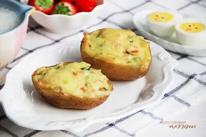 Cheese cheese and potatoes