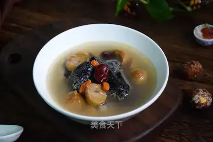 Chestnut chicken soup