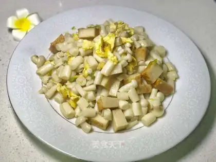 Fish tofu fried sea mushrooms
