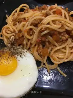 Tomato sauce pasta