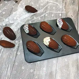 Chocolate Madeleine