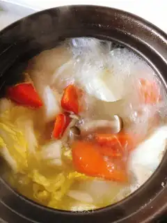 Big bone vegetable soup