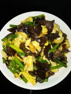Scramble eggs
