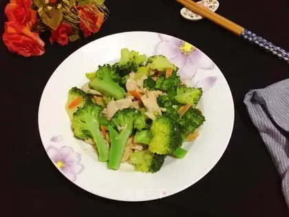 Chicken with broccoli