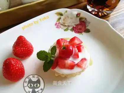 Yogurt and fruit