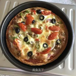 Luxury and noble pizza