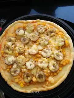 Fruit corn pizza