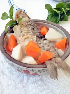 Carrot mountain poach soup