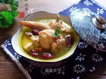 The belly stew of chicken soup