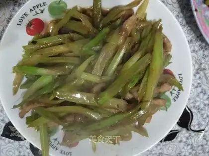 Celery fried meat