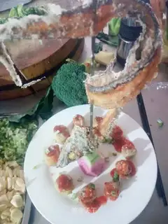 Thai chicken sauce with fish rolls