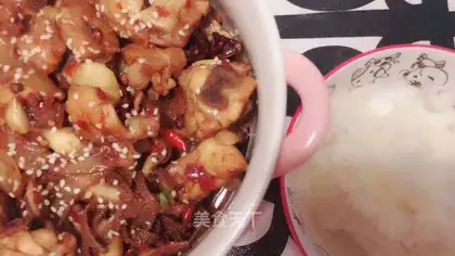 A greasy belly chicken