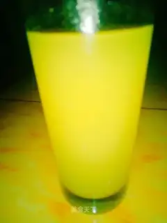 Homemade pineapple juice