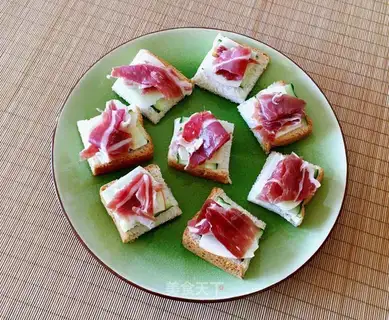 Spanish ham with toast