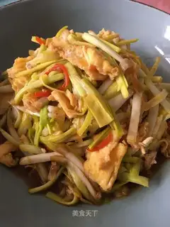 Garlic fried eggs