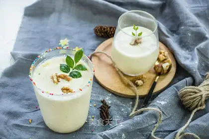 A walnut shake