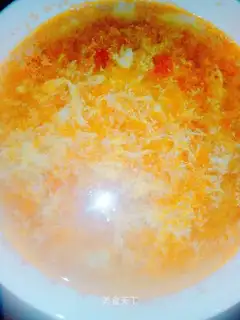 Tomatoes, eggnut soup