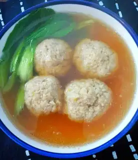 Horseshoe meatball soup