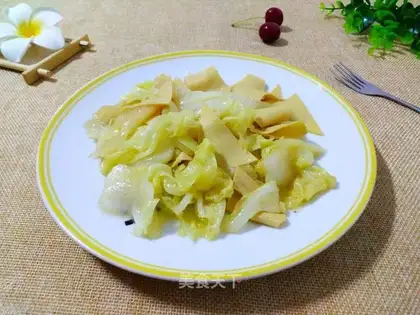 The cabbage is dry tofu