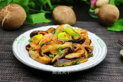 Fry mushroom shrimp