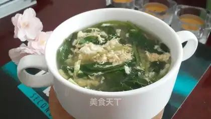 Egg spinach fan soup