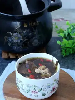 Tea mushroom chicken soup