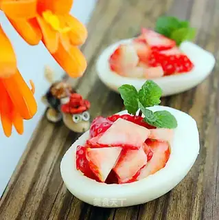 Strawberry egg salad