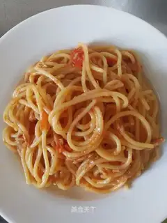 Cheese and tuna fried pasta