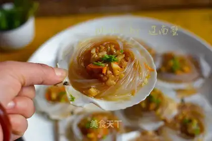 A garlic fan scallop