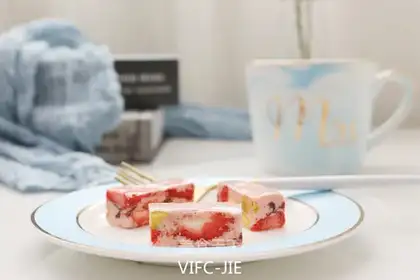 Pistachio strawberry oxen