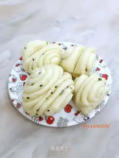 Sesame onion rolls