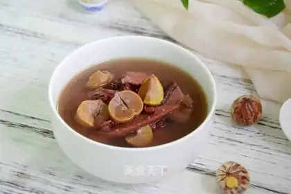 Chestnut mushrooms and chicken soup