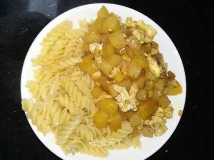 Potato eggs with pasta