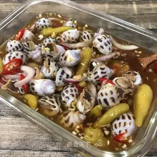 Ice cream mustard snails