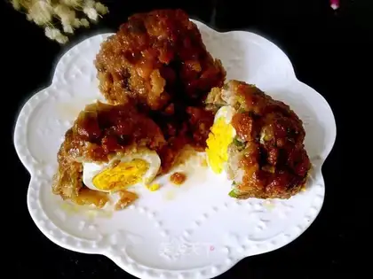 Pumping eggs and burning lion heads
