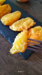 Cream apples