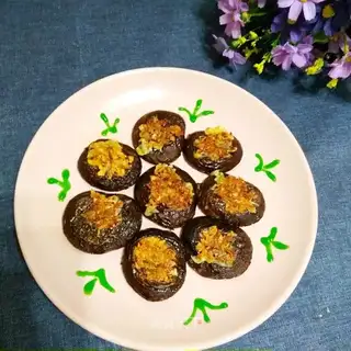 Grinding mushrooms