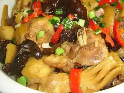 Braised chicken with bamboo shoots
