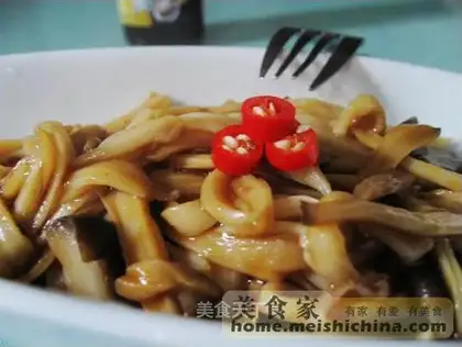 Cold mixed with apricot mushroom in oyster sauce