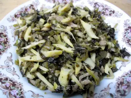 Shredded cabbage and bamboo shoots