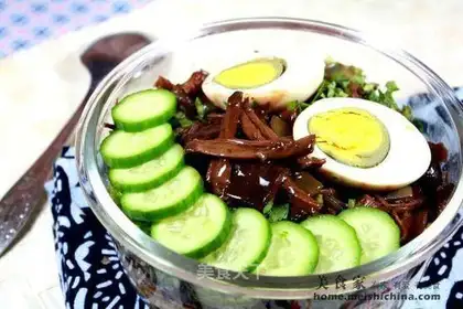 Hand-shredded beef rice