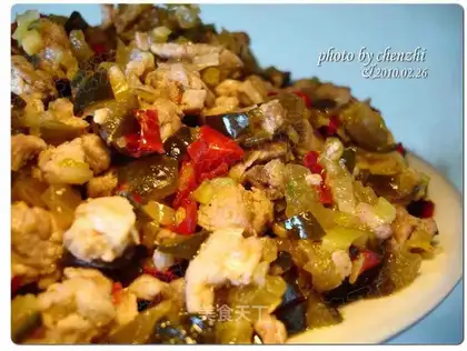stir-fried salted melons with sand-spotted chicken