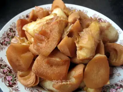 Braised bamboo shoots in oil