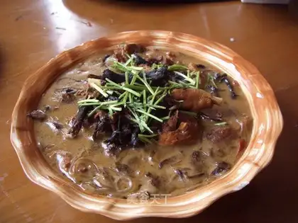 Stewed chicken with mushrooms