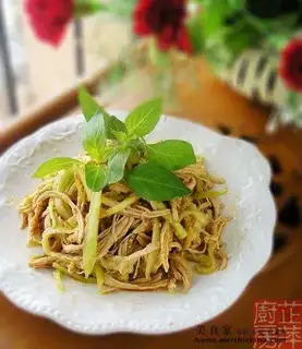 Shredded chicken salad