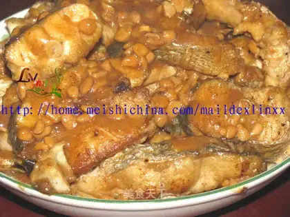 Pan-fried fish with black bean sauce