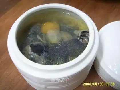 Stewed black chicken with American ginseng